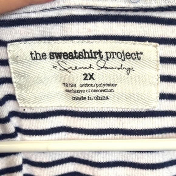 NWOT-Striped Women's Sweatshirt - Picture 2 of 11